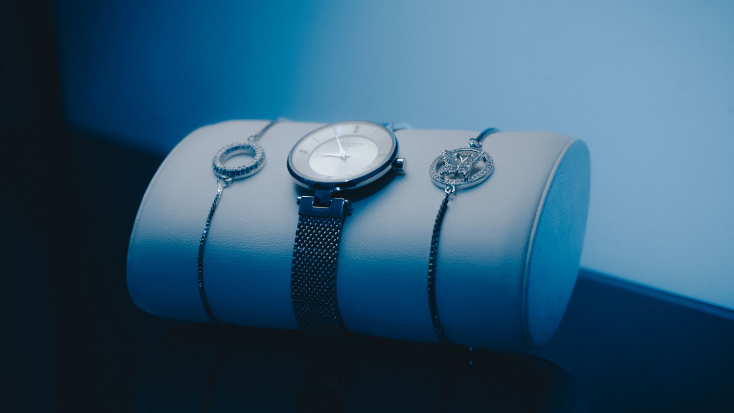 Watch and jewelry product display